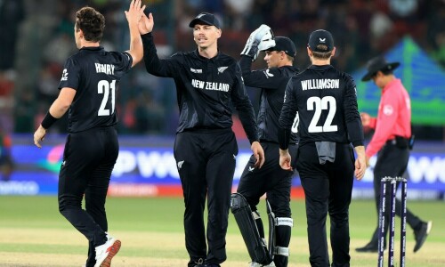 Tail-enders give Pakistan respectable end as clinical NZ win Champions Trophy opener Tail-enders give Pakistan respectable end as clinical NZ win Champions Trophy opener