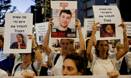 Hamas ready to free all Israeli prisoners at once