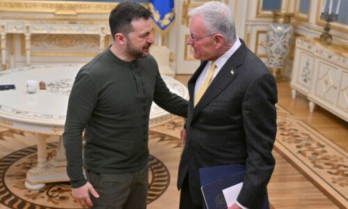 US envoy meets Zelensky after Trump rebuke US envoy meets Zelensky after Trump rebuke
