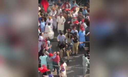 Sindh political party clashes with Karachi police while protesting controversial canal project Sindh political party clashes with Karachi police while protesting controversial canal project