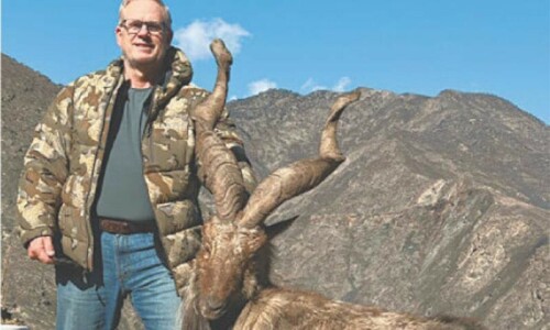 US national hunts Kashmir Markhor in second attempt in Chitral