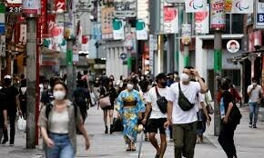 Japan births fall to new historic low
