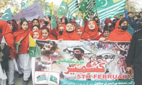 World community urged to play role in resolving Kashmir issue