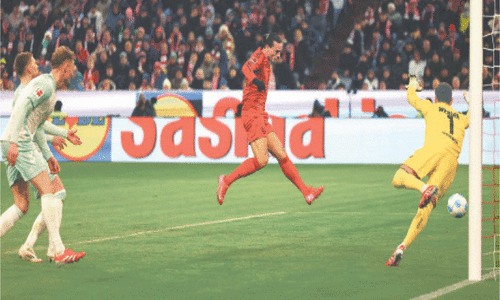 Bayern ease past Bremen to move nine clear