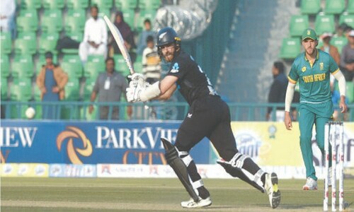 Ton-up Williamson steers NZ to tri-series final Ton-up Williamson steers NZ to tri-series final
