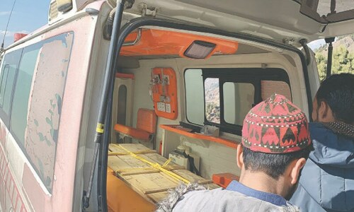 Shangla people pour onto roads against killing of miners in Harnai