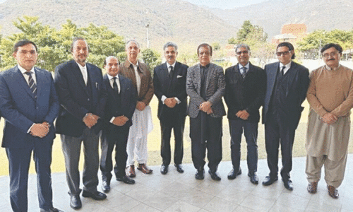 PTI leaders discuss legal, political challenges with CJP PTI leaders discuss legal, political challenges with CJP