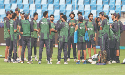 Buoyant India face under-fire Pakistan in Dubai