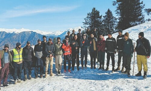 Foreign climbers rescued from Koh-i-Makra base