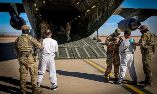 US rights group sues to block migrants’ transfer to Gitmo US rights group sues to block migrants’ transfer to Gitmo