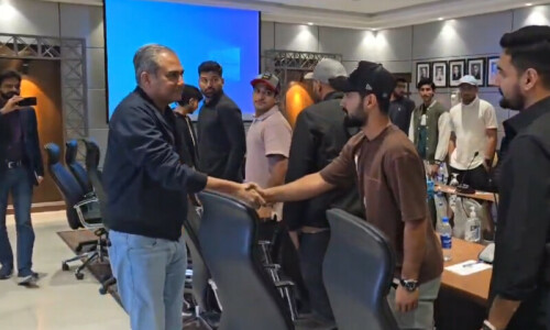 PCB chairman meets with domestic cricket stars