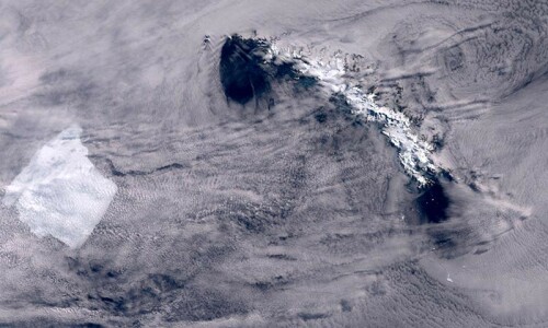 World&rsquo;s biggest iceberg runs aground off Antarctic island