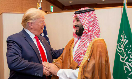 Trump says he will go to Saudi Arabia to reach $1tr deal