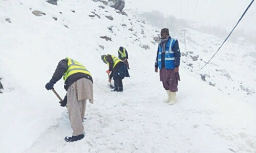 Locals stranded in GB as snowfall blocks roads