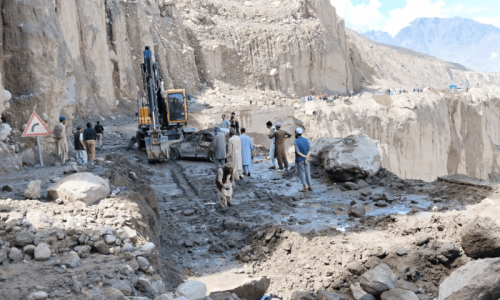 PM Shehbaz orders urgent clearance as KKH still blocked PM Shehbaz orders urgent clearance as KKH still blocked