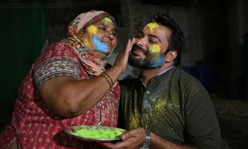 Holi and Ramazan come together in desert city of Mithi Holi and Ramazan come together in desert city of Mithi