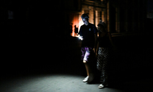 Millions of Cubans spend second night without electricity Millions of Cubans spend second night without electricity