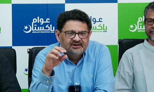 Miftah Ismail criticises govt for exorbitant electricity, sugar prices