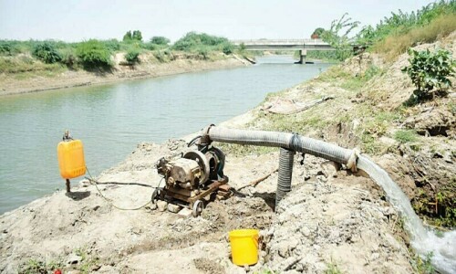 Stressed rivers and drying farmlands Stressed rivers and drying farmlands
