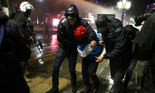 Turkey detains 1,100 protesters since Erdogan rival held