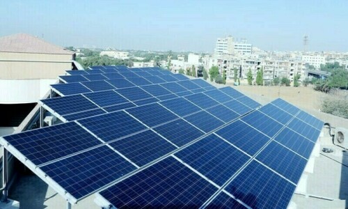 Govt decides to consult all stakeholders on net metering policy after backlash