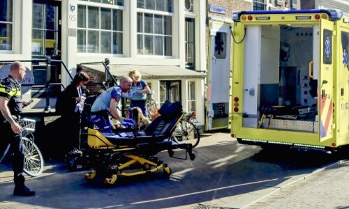 Stabbing attack leaves 4 hurt in Amsterdam Stabbing attack leaves 4 hurt in Amsterdam