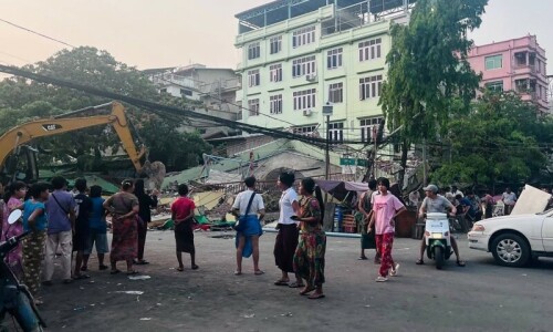 Massive quake kills over 150 in Myanmar, Thailand