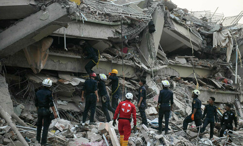 Myanmar quake death toll passes 1,600 as junta lets in foreign rescuers Myanmar quake death toll passes 1,600 as junta lets in foreign rescuers