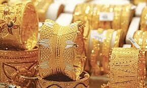 Gold hits Rs325,000 per tola Gold hits Rs325,000 per tola