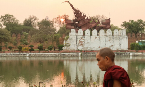 Myanmar declares week of mourning as quake toll passes 2,000