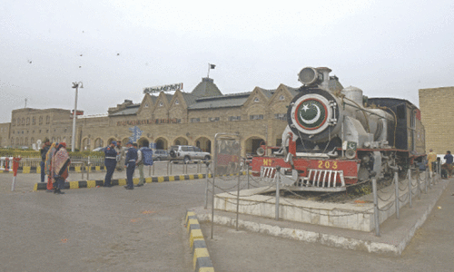 Pindi railway station &mdash; where trains start chugging at crack of dawn