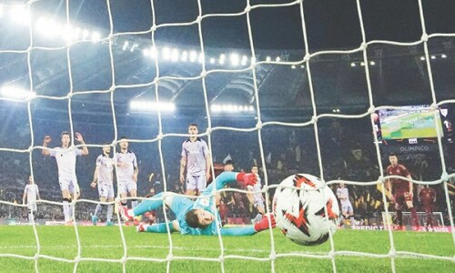 United held in Europa League last 16 as Spurs beaten