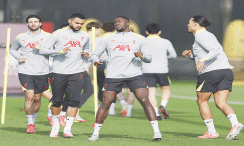Liverpool, Barca protecting slim leads in Champions League