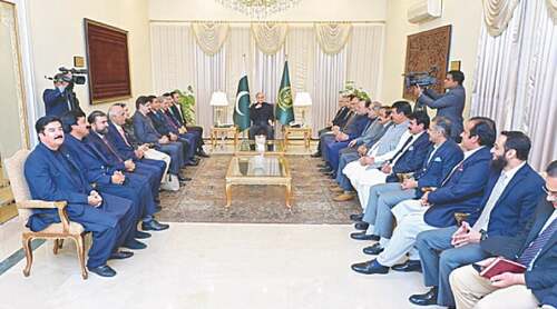 PML-N govt&rsquo;s &lsquo;unilateralism putting strain on federation&rsquo;