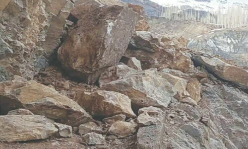 Road blockade disconnects Chitral village from other areas of district