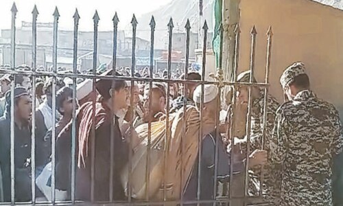 Torkham border reopens for pedestrians