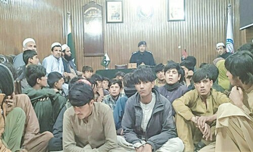 50 Afghan children sent back through Torkham on &lsquo;humanitarian&rsquo; grounds