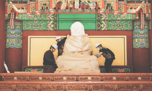 Temple burned, historic village evacuated after South Korea fire