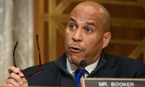 US senator smashes record with 25-hour anti-Trump speech