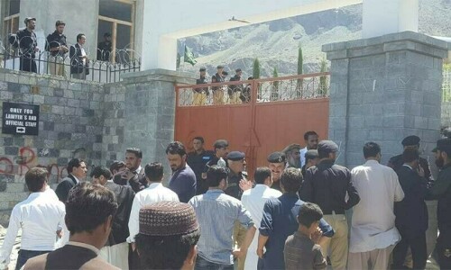 Azad Kashmir lawyers back Gilgit Baltistan counterparts&rsquo; demands