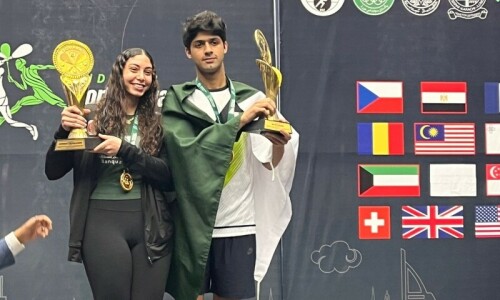 Noor clinches world squash title with thrilling comeback in front of home crowd