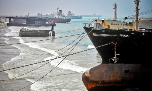 Federal govt urged to grant formal status to ship-breaking industry