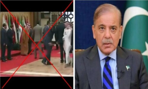 Fact check: Viral video shows Lebanese president falling during Arab League summit in March 2017, not PM Shehbaz Fact check: Viral video shows Lebanese president falling during Arab League summit in March 2017, not PM Shehbaz