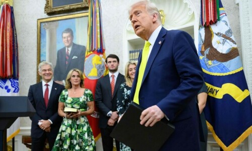 Trump says US will soon &lsquo;take a pass&rsquo; if no Ukraine deal