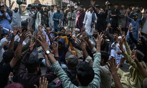 13 suspects detained in raids as police file FIR over Ahmadi man’s lynching in Karachi 13 suspects detained in raids as police file FIR over Ahmadi man’s lynching in Karachi