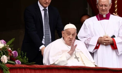 Pope Francis makes brief Easter appearance, calls for Gaza ceasefire Pope Francis makes brief Easter appearance, calls for Gaza ceasefire