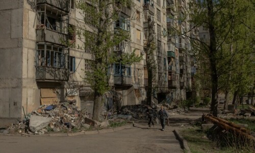 Russia, Ukraine accuse each other of breaching Easter truce