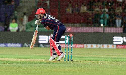 HBL PSL 2025: Islamabad United continue unbeaten run as Karachi Kings falter HBL PSL 2025: Islamabad United continue unbeaten run as Karachi Kings falter