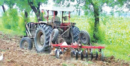 Tractor makers want policy to check falling sales