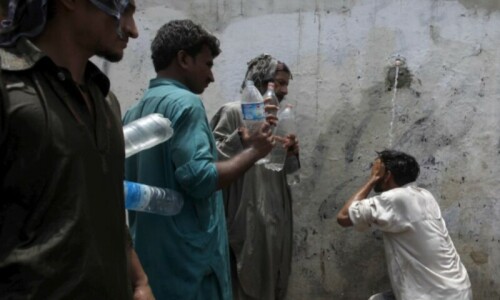 Heatwave continues in Punjab today, mercury expected to touch 45 degrees by end of month: PDMA Heatwave continues in Punjab today, mercury expected to touch 45 degrees by end of month: PDMA